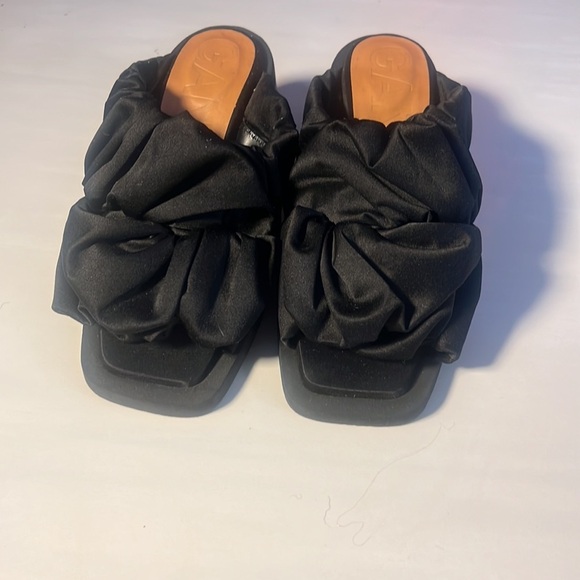 Ganni runched fabric sandals - Picture 7 of 9